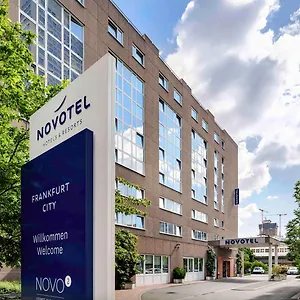 Novotel Frankfurt מלון